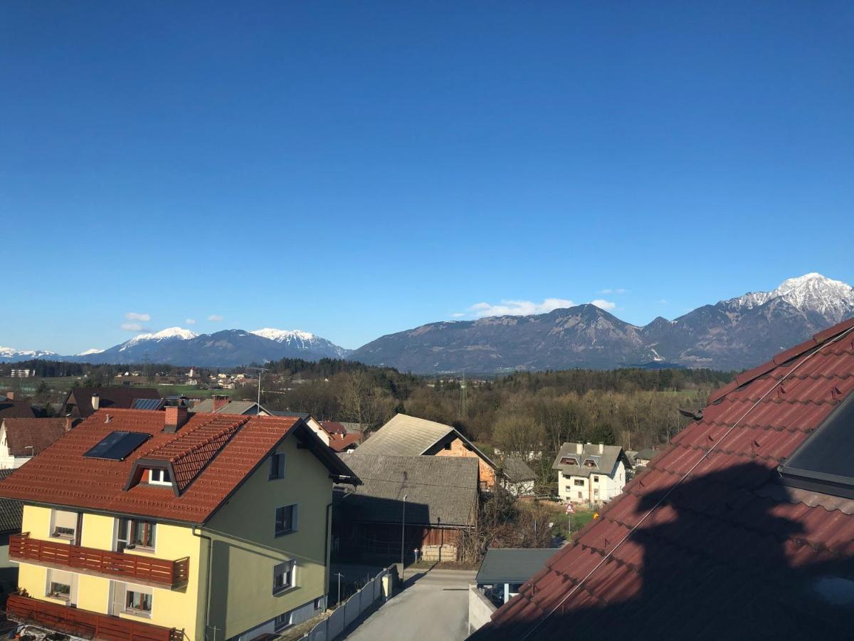 Apartma Ajda Appartamento Kranj Esterno foto