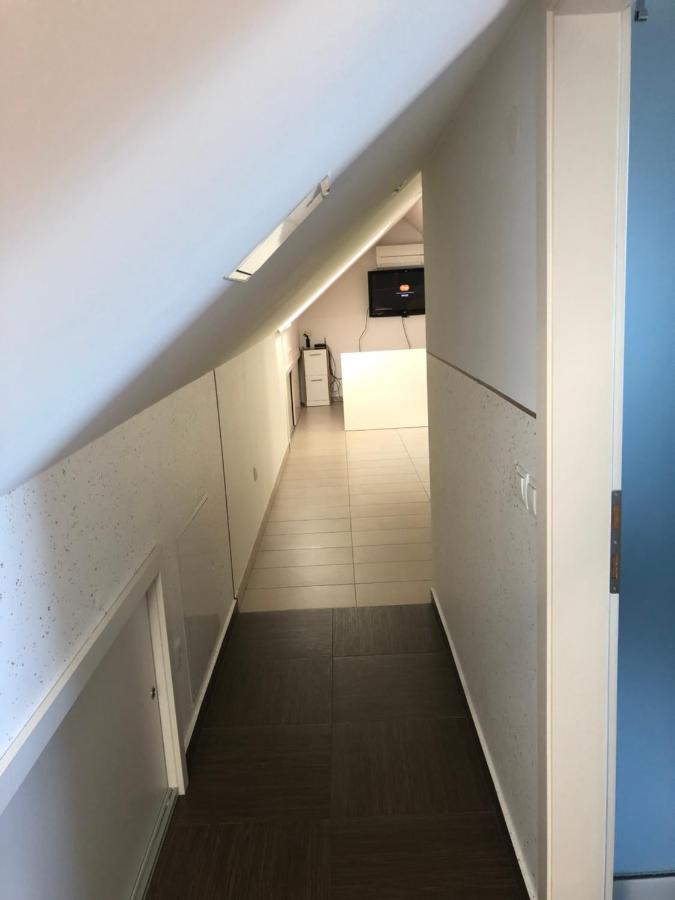 Apartma Ajda Appartamento Kranj Esterno foto